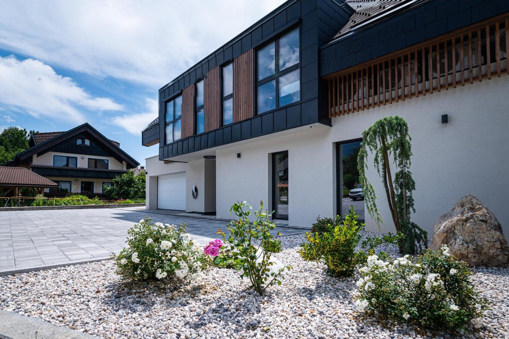 Апартаменти Lucka Bled Quiet Location, Free Bikes, Big Garden, Doctor Екстер'єр фото